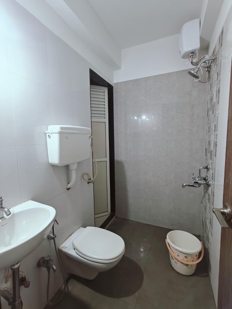 Madhavi Niwas 06 - 2nd floor Service Apartment  photo 2