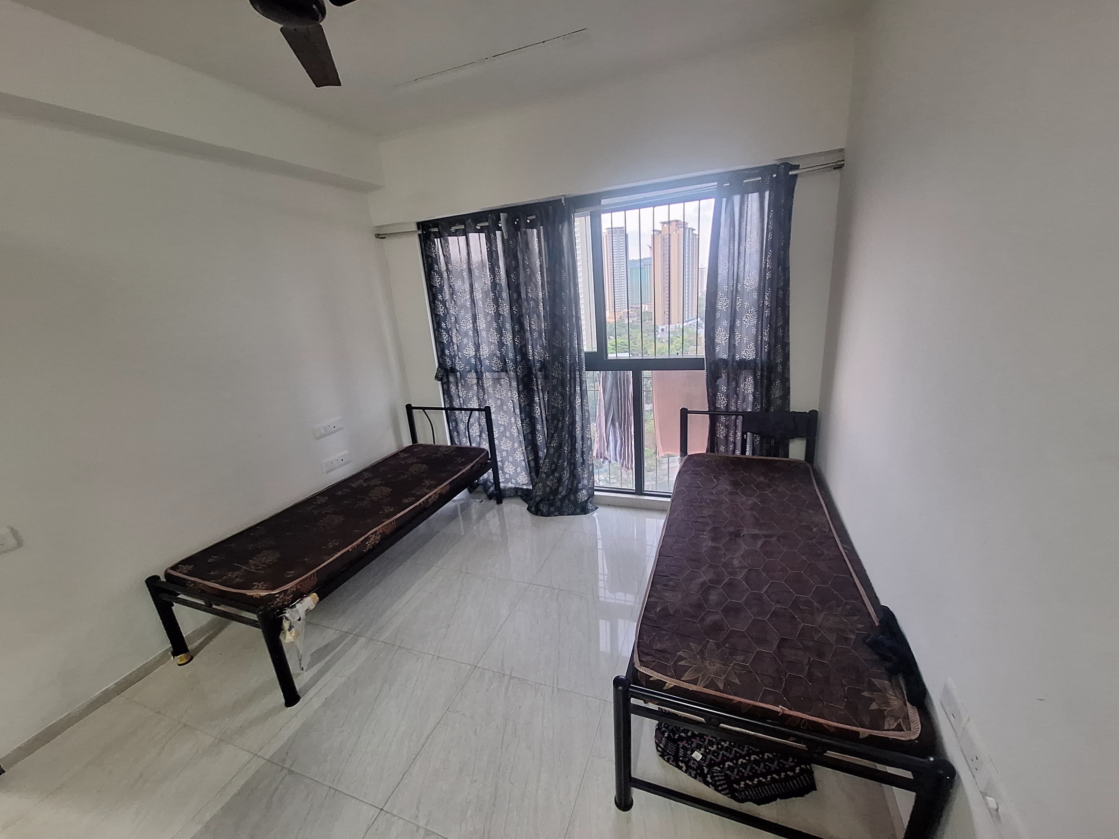 LODHA CROWN 1403 MAJIWADA/BOYS photo 1